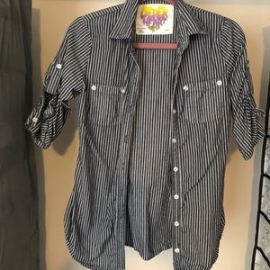 Pin Stripe Quarter Sleeve Button-Down